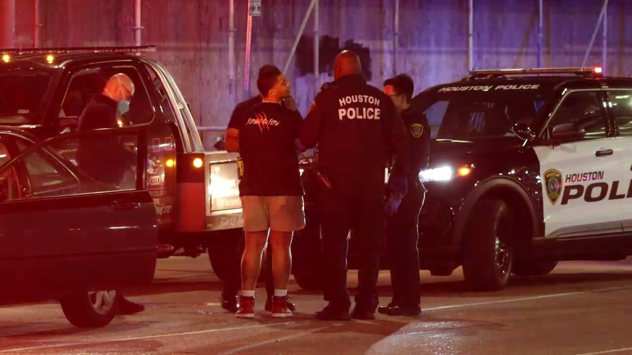 Driver arrested in Downtown Houston after falling asleep at traffic light #hounews
