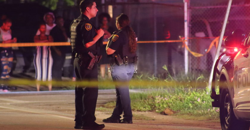 Man fatally shot outside of Berry Food Store in north Houston