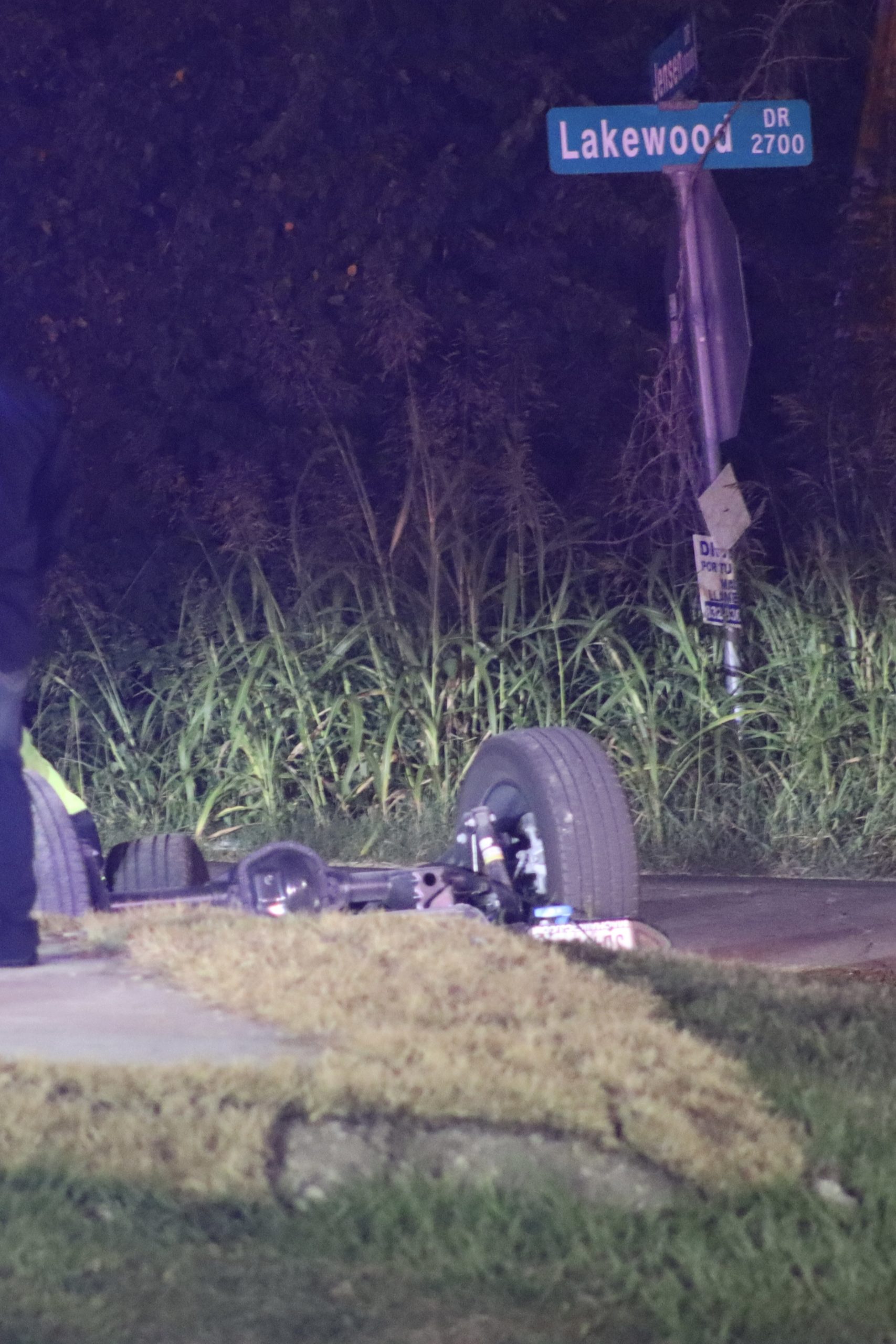 Jeep driver ends up in northeast Houston ditch upside down Houston