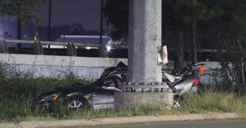 Video: Driver dies after losing control of a vehicle while exiting the Gulf Fwy in south Houston