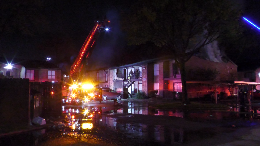 Video Fire destroys building at Rock Creek at Hollow Tree Apartment Homes in north Houston