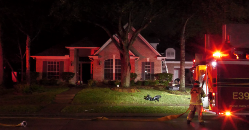 Video: House Fire on Enchanted Rock Trail in Atascocita, Texas