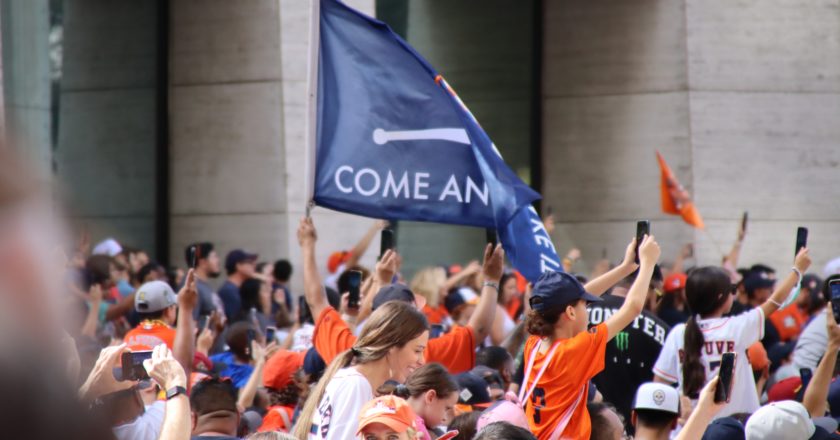 Houston, Dallas Elementary Schools Make Friendly Bet on Astros-Rangers ALCS Series