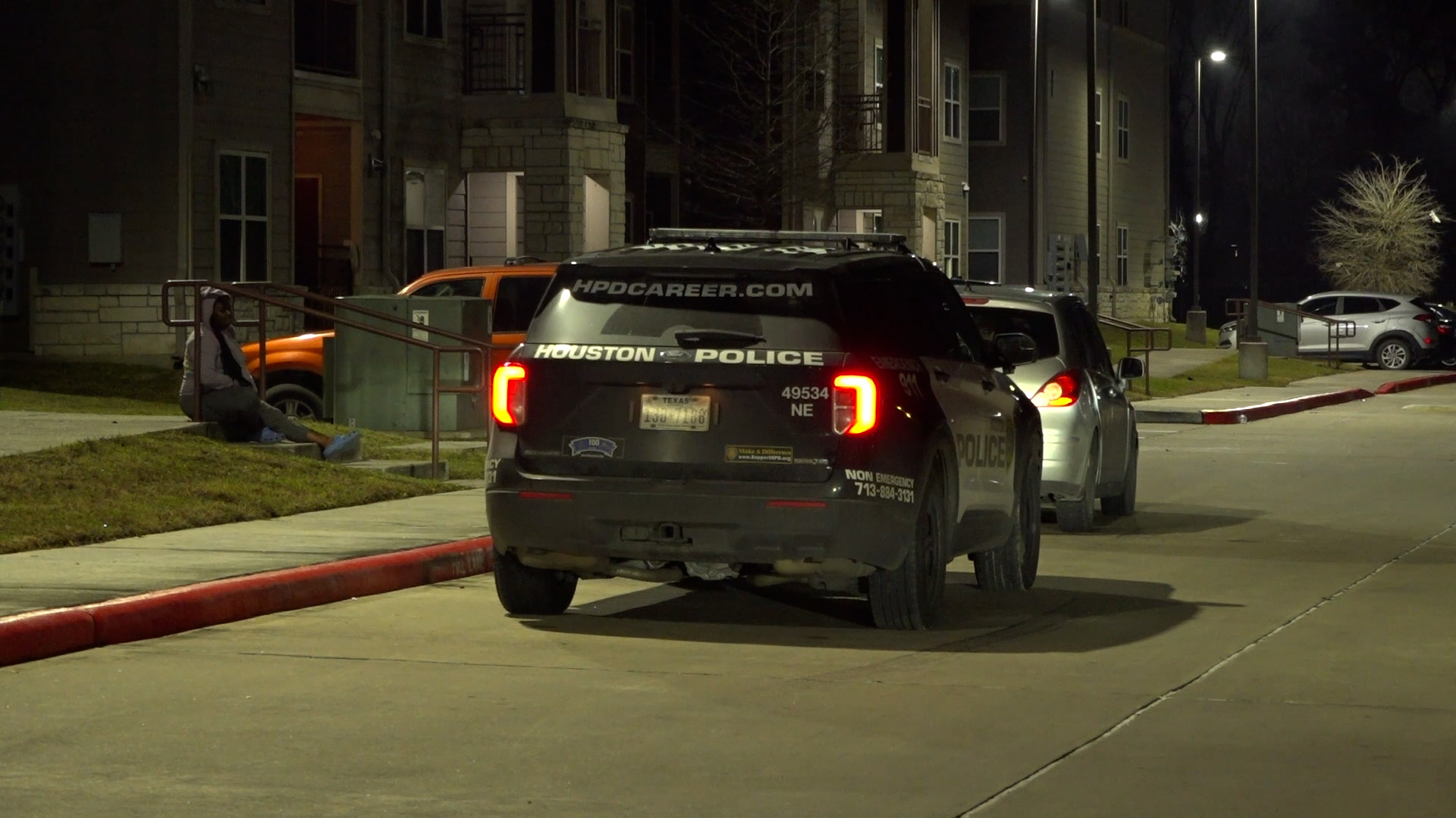 Houston man shot in buttocks during an argument at an apartment complex ...