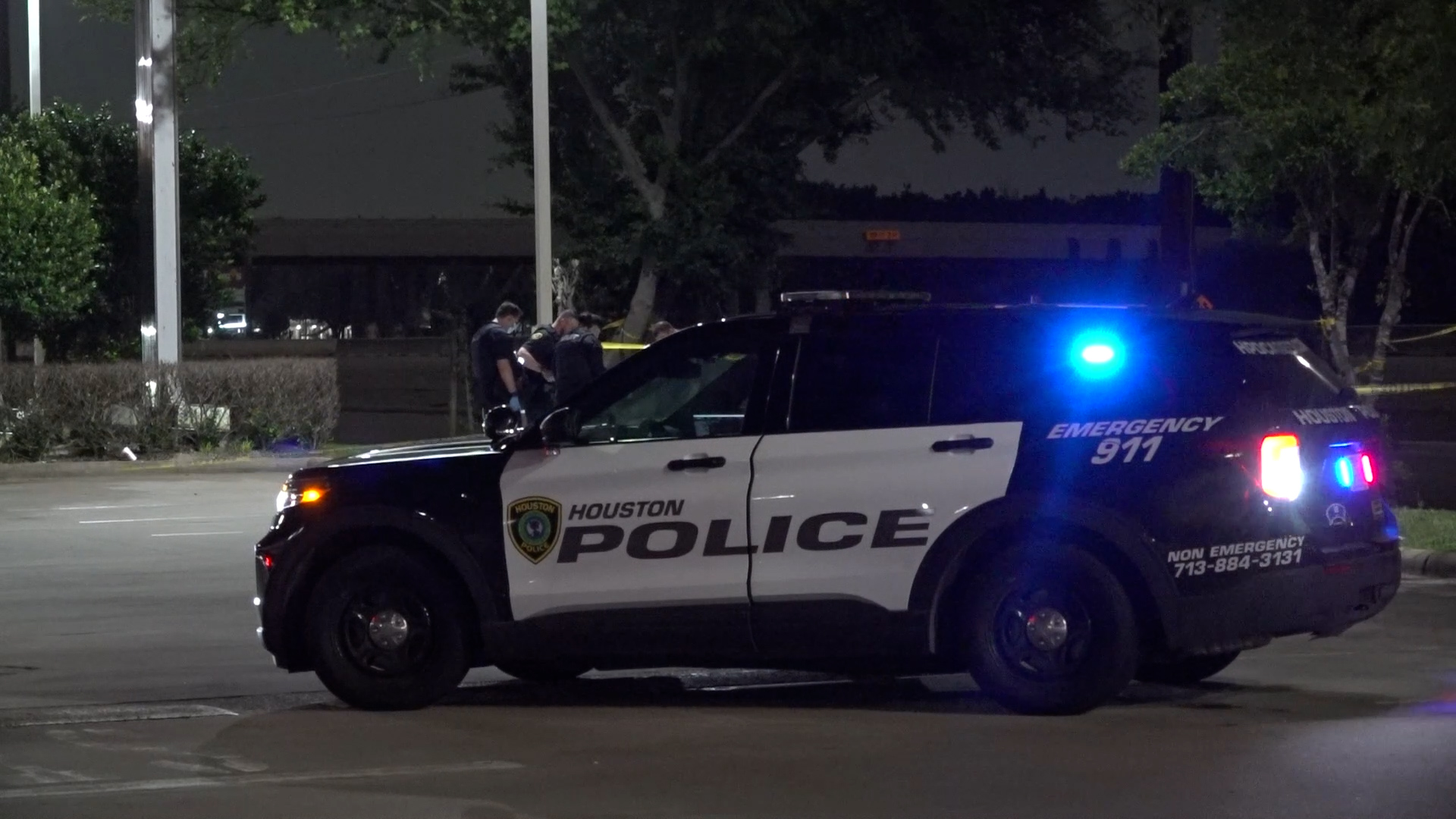 Video Man arrested and charged in fatal shooting outside of Bombshells in Southeast Houston