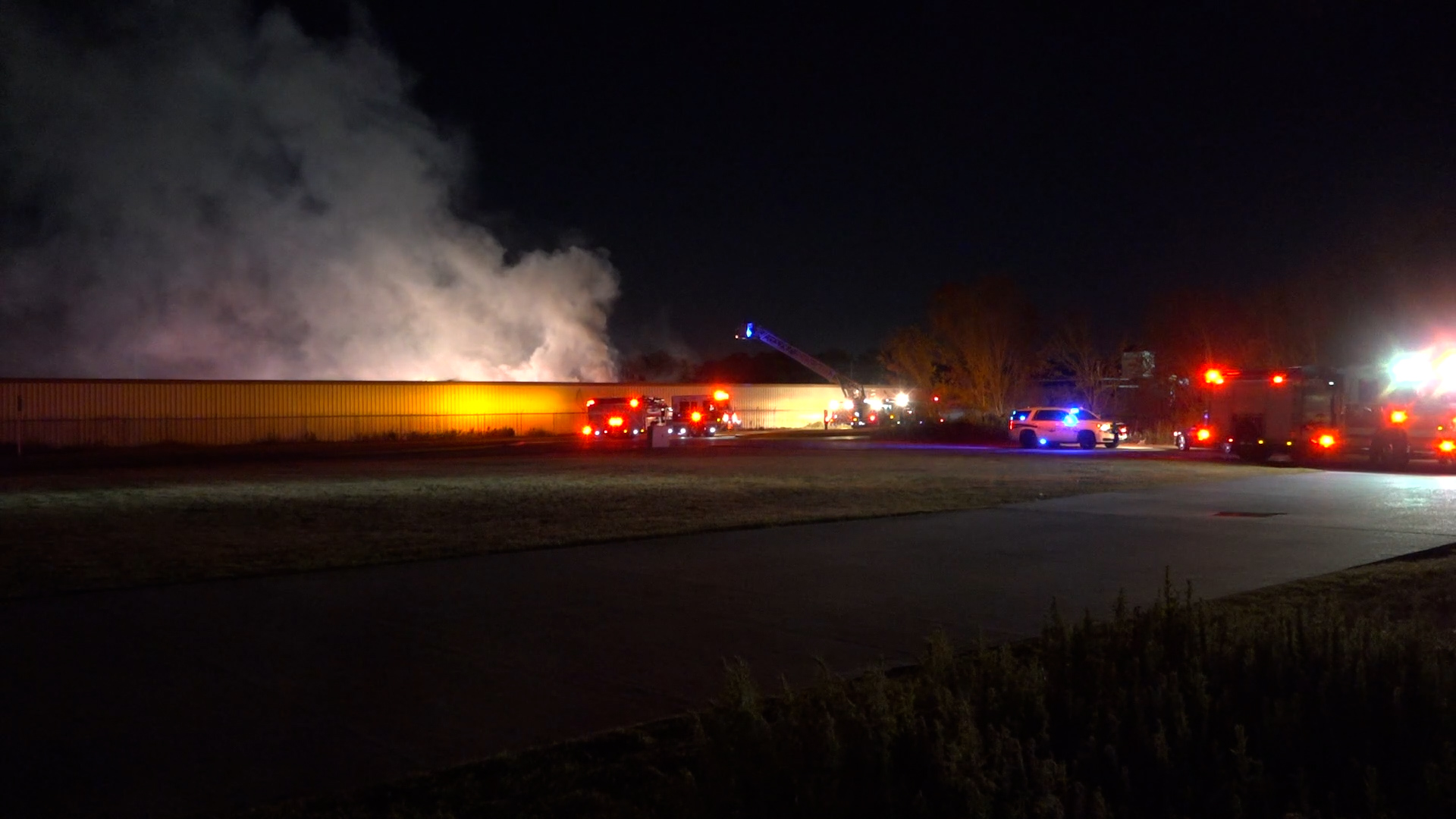 Video: Fire Burns in Scrap Yard at Tex-Mex Auto & Truck Parts - Houston ...