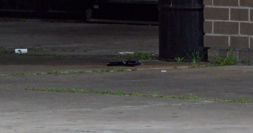 Video: Attempted robbery leads to man, and suspect being shot in north Houston