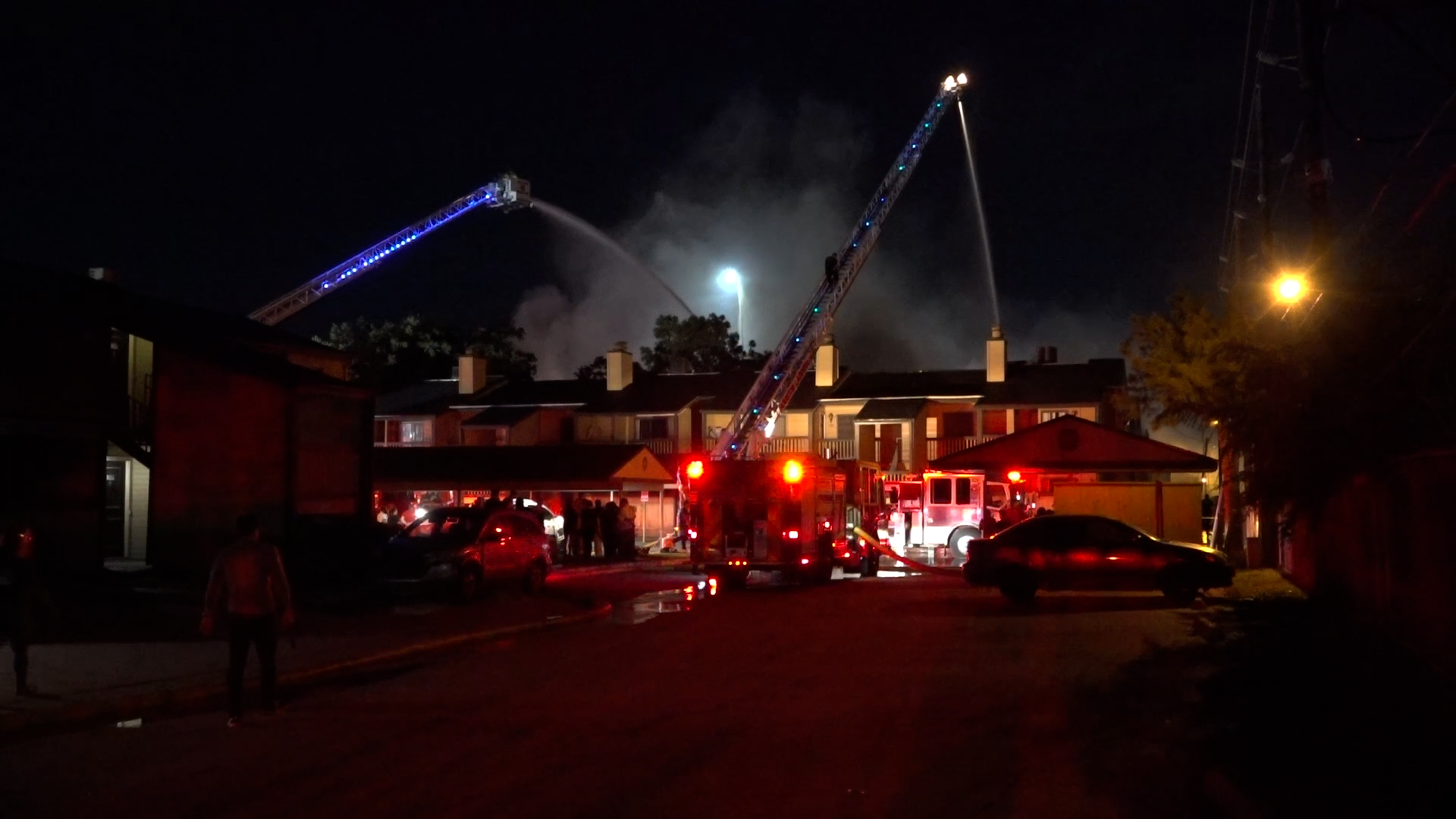 Man found dead after two-alarm fire at Houston apartment complex ...