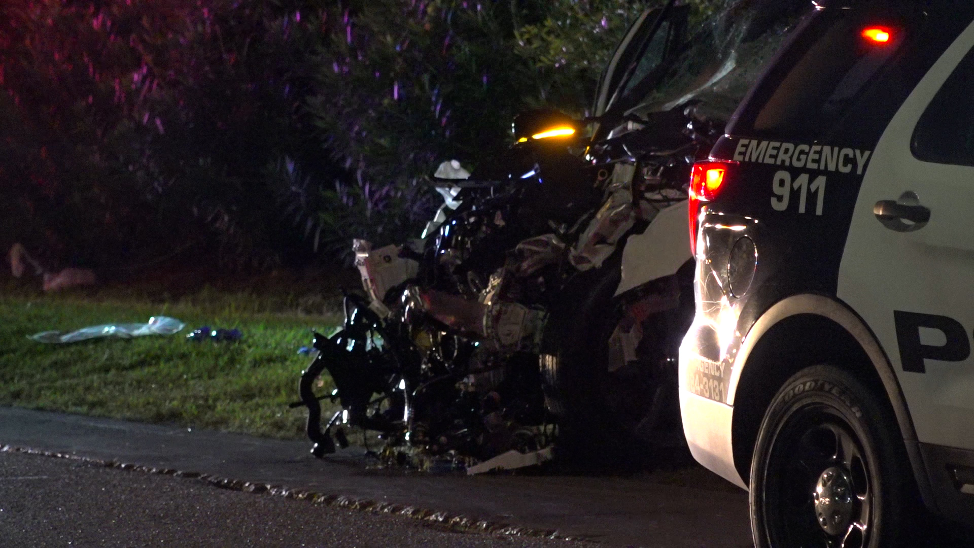 Man dies after Range Rover crashes into Semi - Houston Stringer