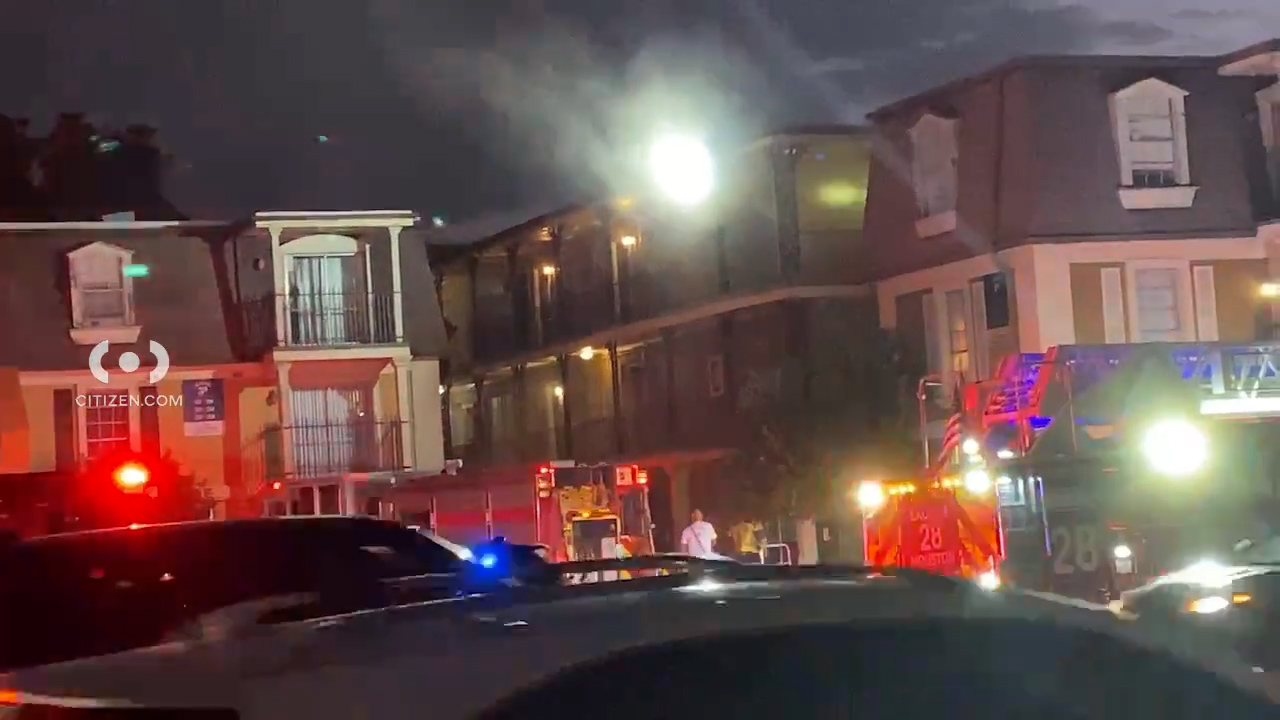 Houston Fire Department responds to apartment fire at Diamond Hill at ...