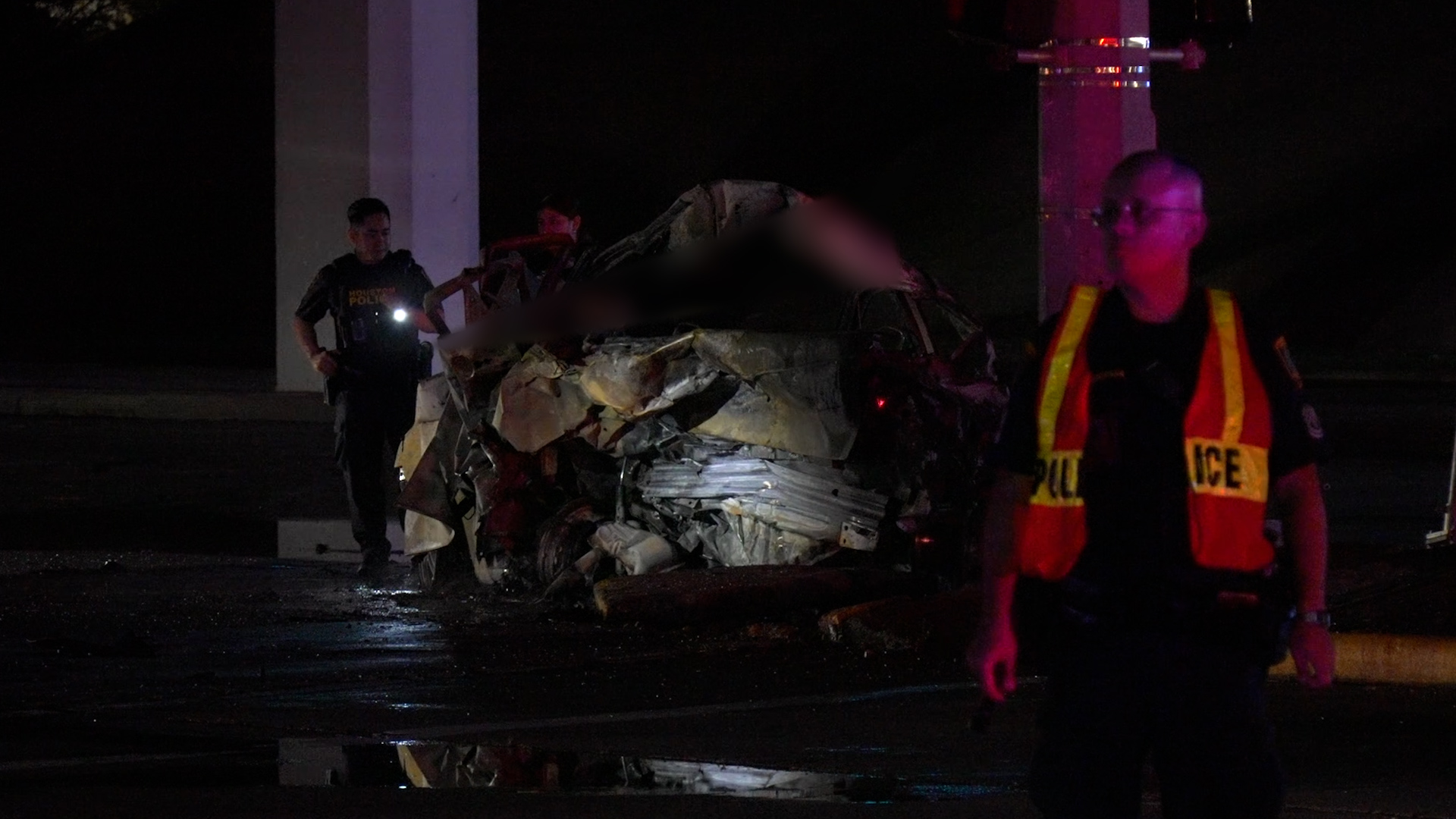 Driver killed while waiting at red light in southwest Houston crash ...