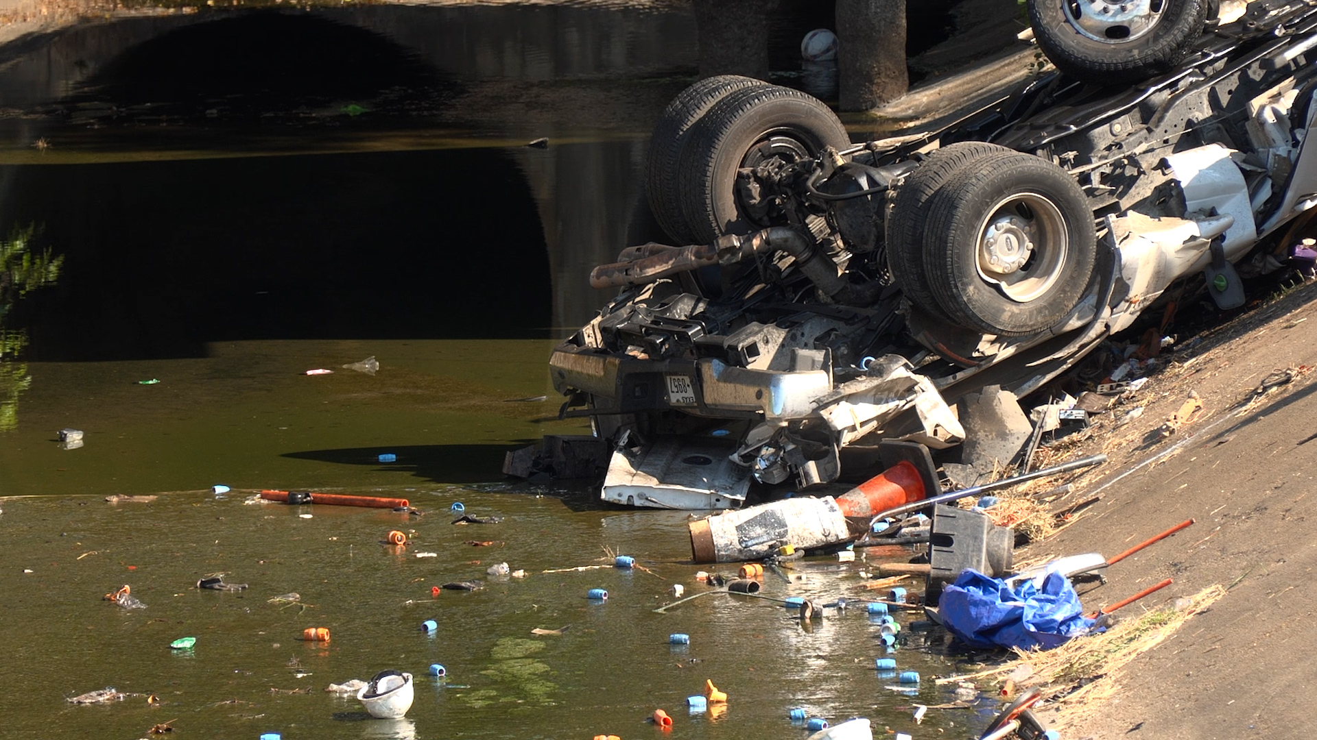 Driver killed after truck crashes into Brays Bayou in southwest Houston ...
