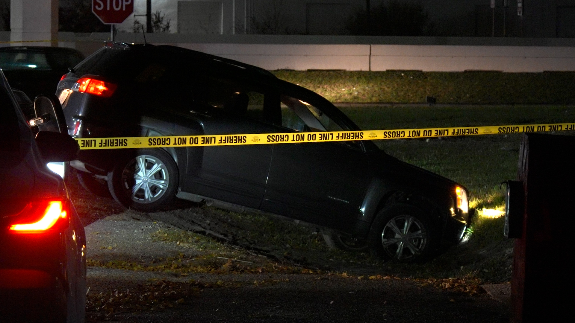 Man found with multiple gunshot wounds inside vehicle in ditch in North ...