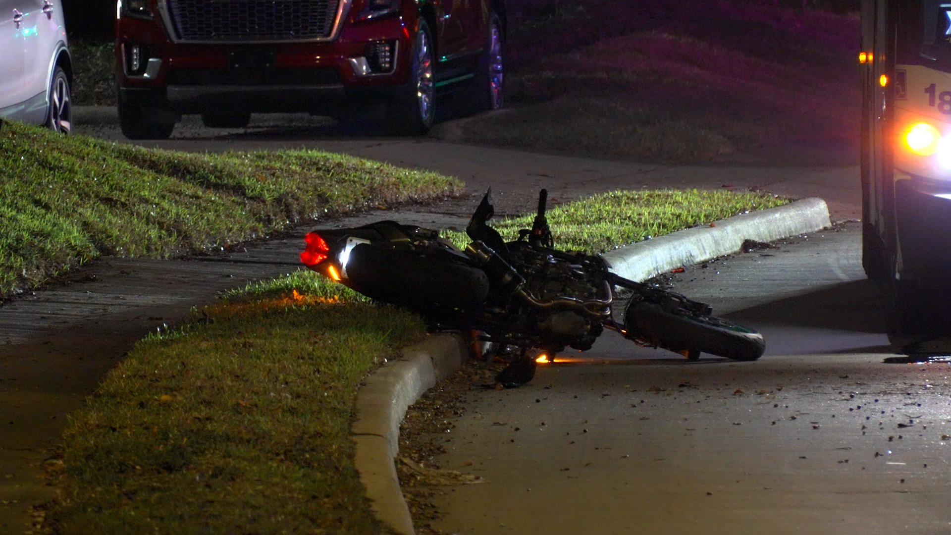Motorcyclist killed after crashing into tree on Woodway Drive - Houston ...
