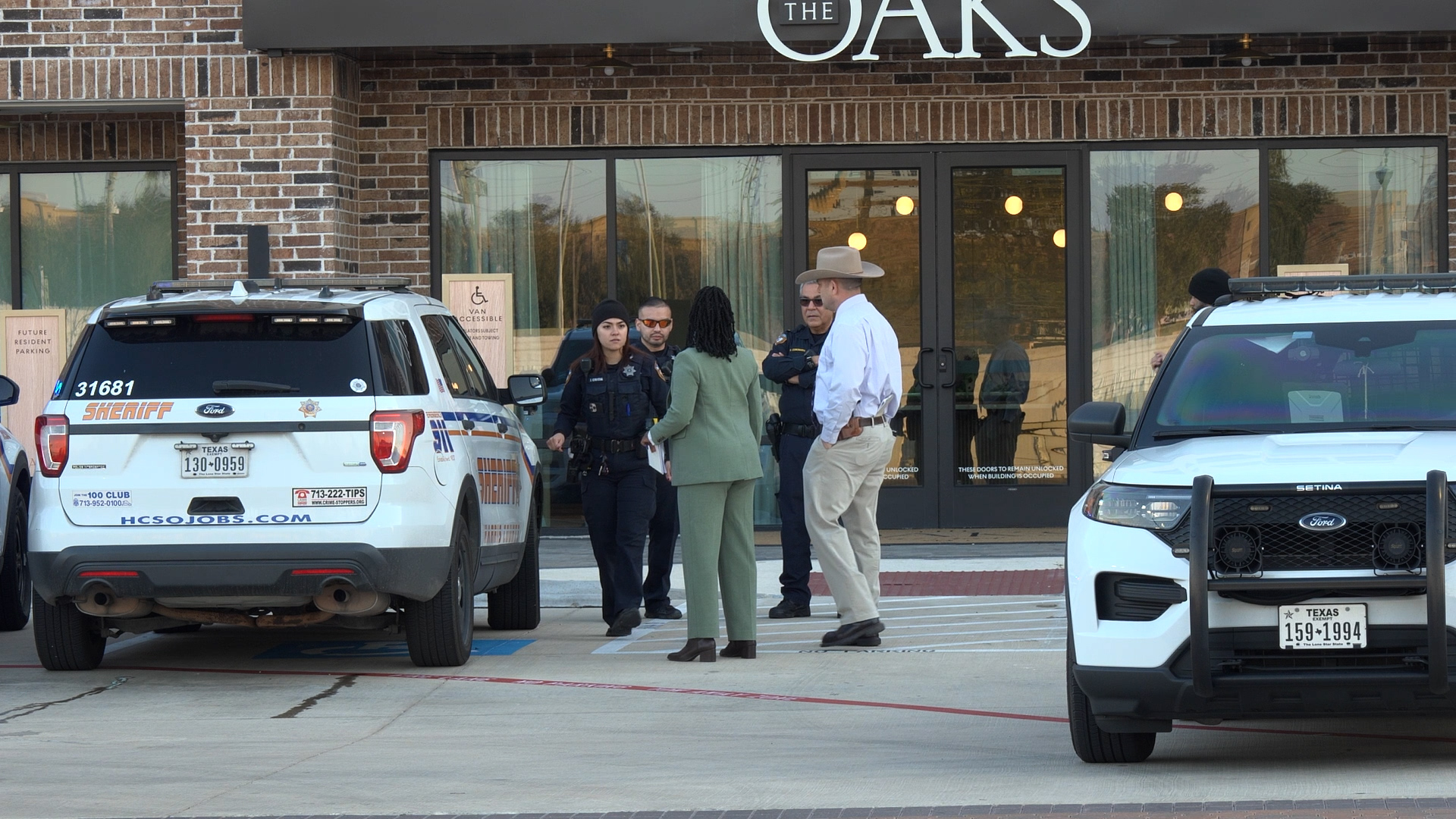 Teen fatally shot inside apartment at The Oaks in Humble - Houston Stringer