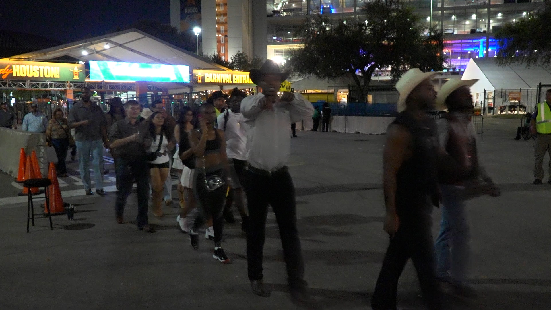 Houston Rodeo Riot Houston rodeo carnival closed early after crowd begins running ...