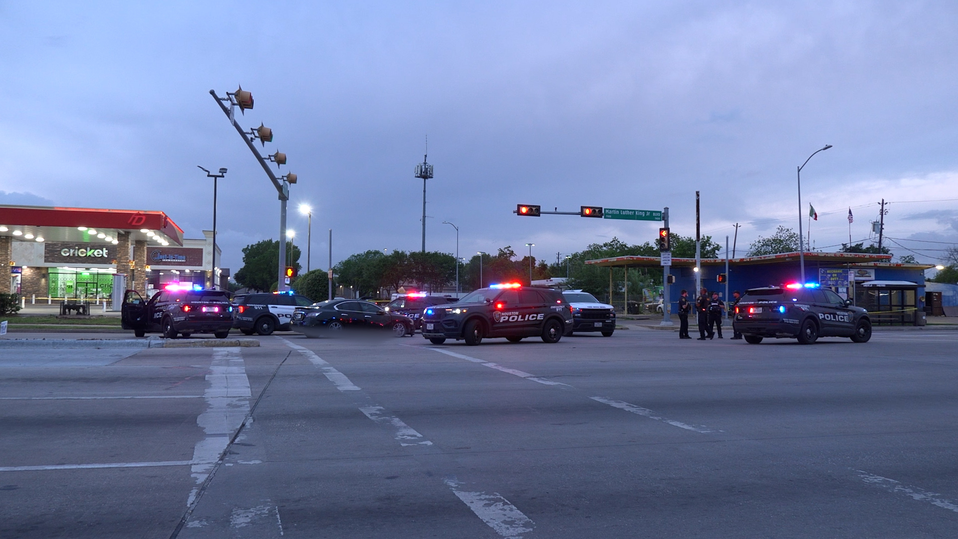 Shooting leaves man dead in southeast Houston after interaction at ...