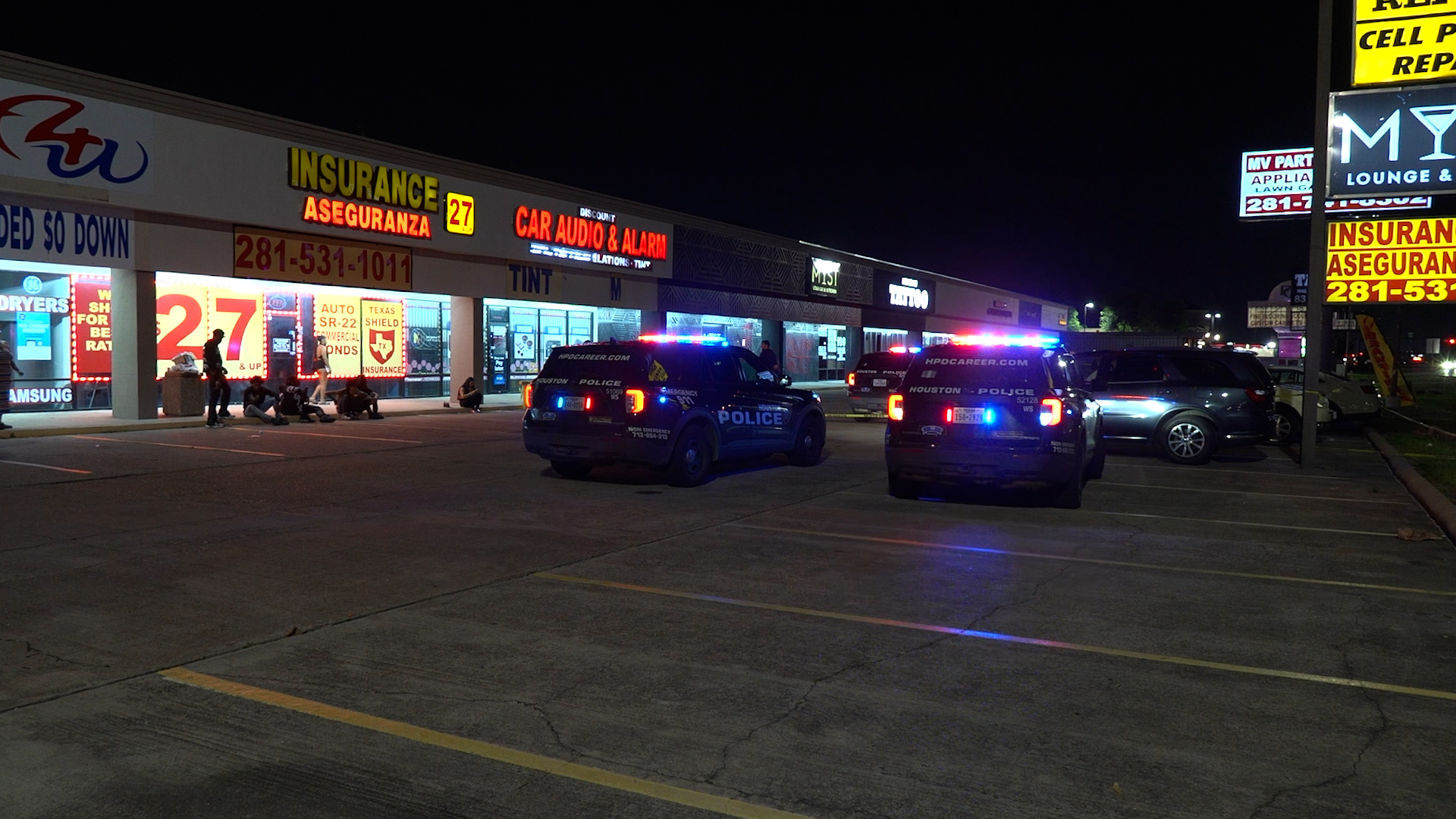 Man killed, two others injured in shooting outside west Houston parking ...